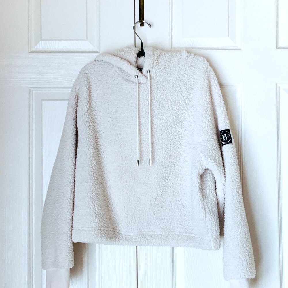 Tommy Hilfiger Sherpa Hoodie Teddy Bear Fleece Pullover w/ Sleeve Logo – Size M